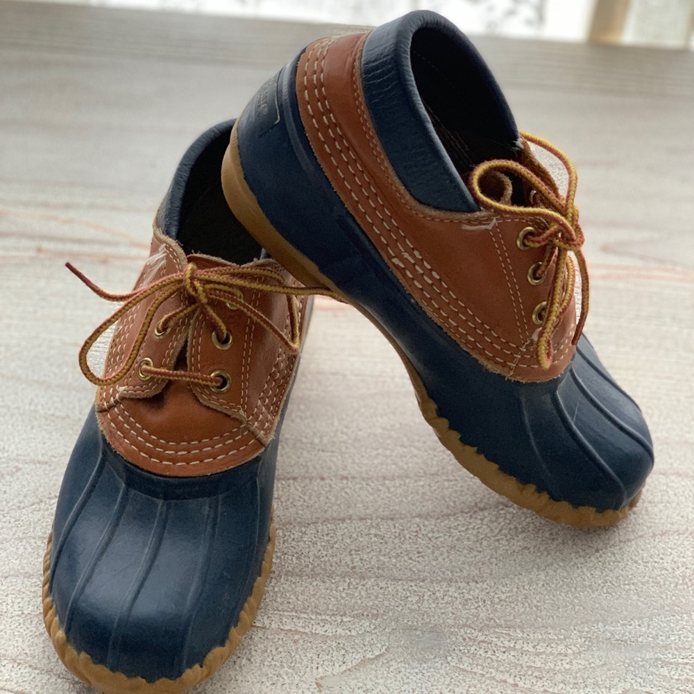 Vintage “duck” rain boots!  Size 6.5
